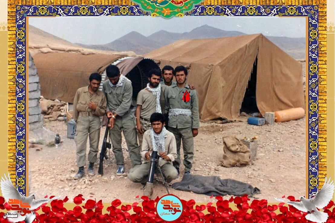 ردیف ایستاده نفر اول از راست شهید عباس صادقچه