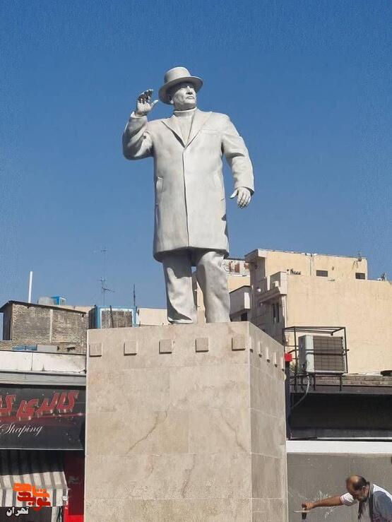  تندیس حر انقلاب شهید طیب حاج رضایی ابتدای خیابان طیب 