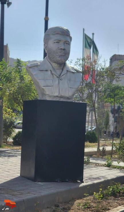 تندیس شهید مدافع حرم شهید قدیر سرلک در میدان شهید سرلک 