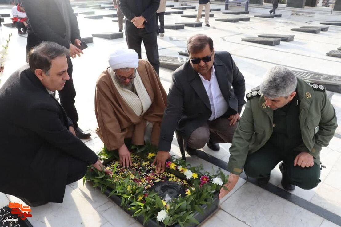 آیین میهمانی لاله‌ها- شانزدهم بهمن‌ماه ۱۴۰۴ گلزار شهدای فردوس‌رضای شهرستان دامغان