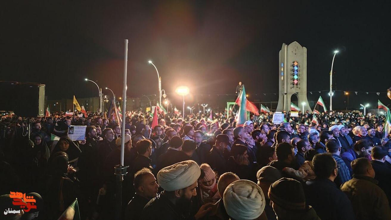 مراسم عزداری شب چهارم شهادت امام خامنه‌ای رضوان‌الله- دوازدهم اسفندماه ۱۴۰۴ میدان نور شهرستان سمنان