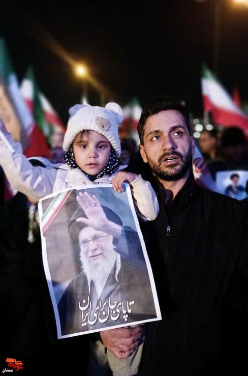 مراسم عزداری شب چهارم شهادت امام خامنه‌ای رضوان‌الله- دوازدهم اسفندماه ۱۴۰۴ میدان نور شهرستان سمنان