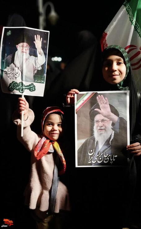 مراسم عزداری شب چهارم شهادت امام خامنه‌ای رضوان‌الله- دوازدهم اسفندماه ۱۴۰۴ میدان نور شهرستان سمنان