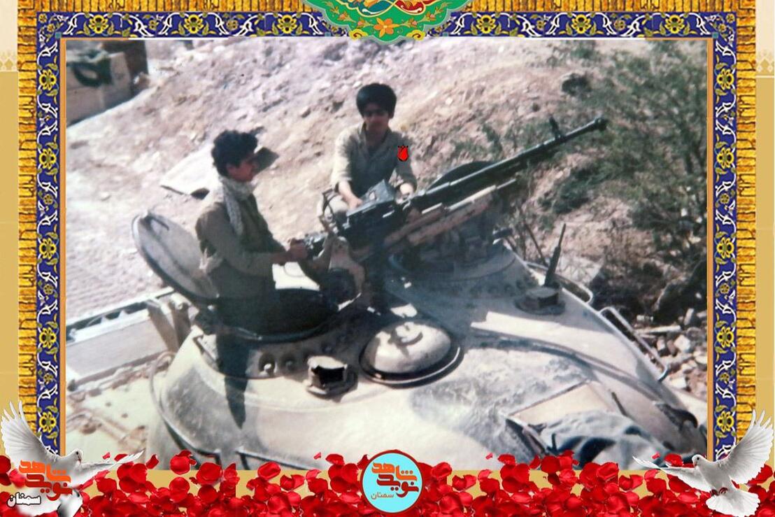 نفر سمت راست شهید ابوالفضل حیدرهایی