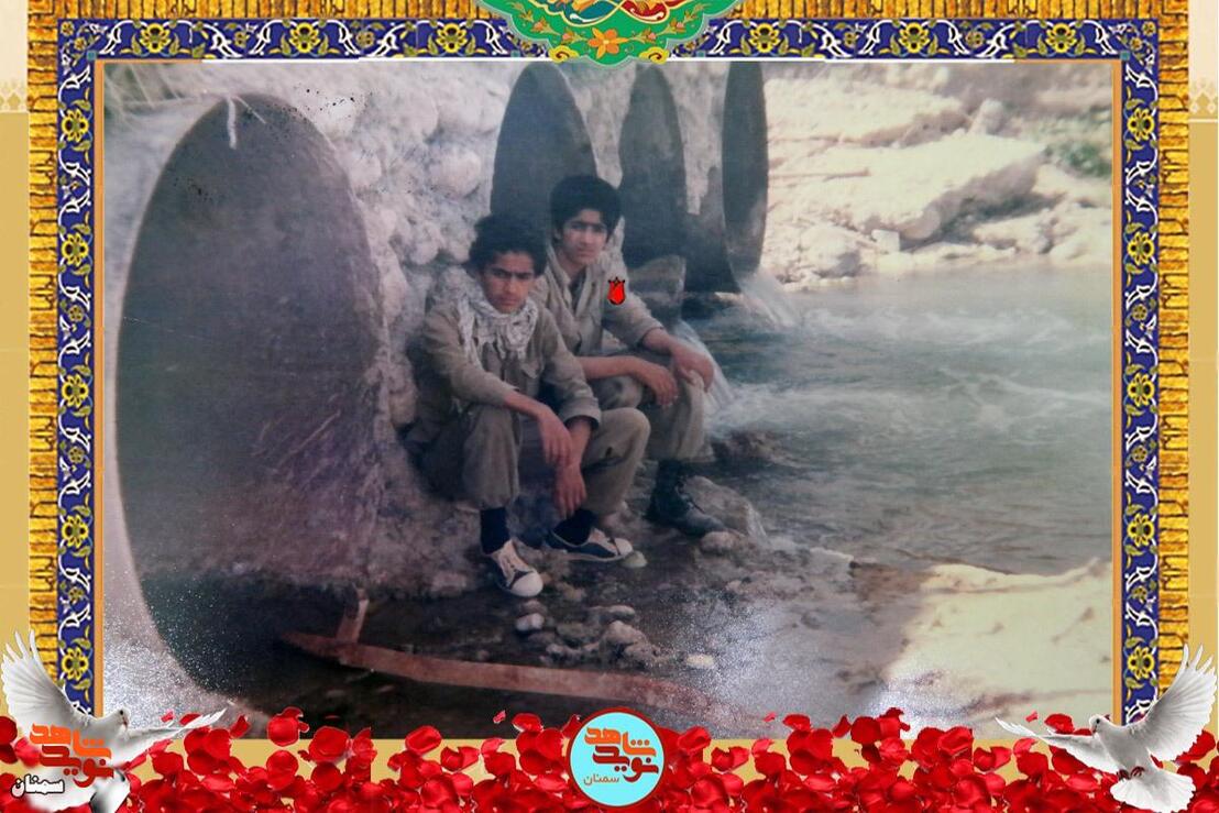 نفر سمت راست شهید ابوالفضل حیدرهایی