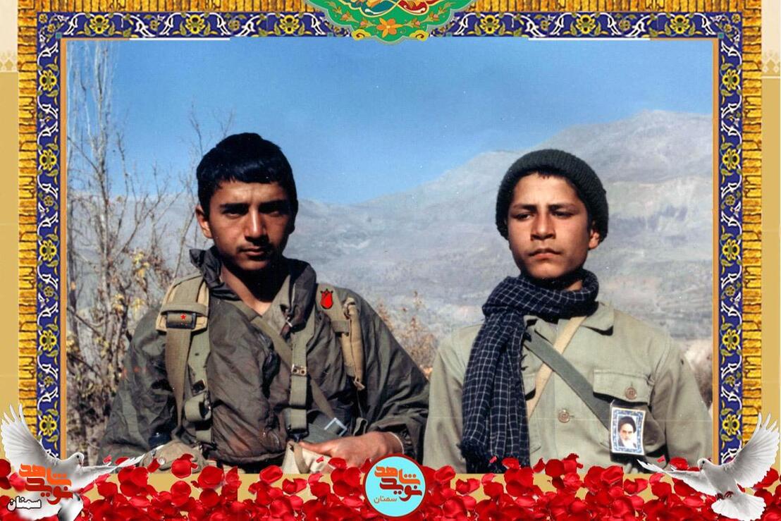 نفر سمت چپ شهید زین‌العابدین حسن‌بیکی