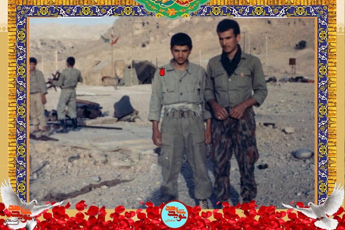 نفر سمت چپ شهید زین‌العابدین حسن‌بیکی
