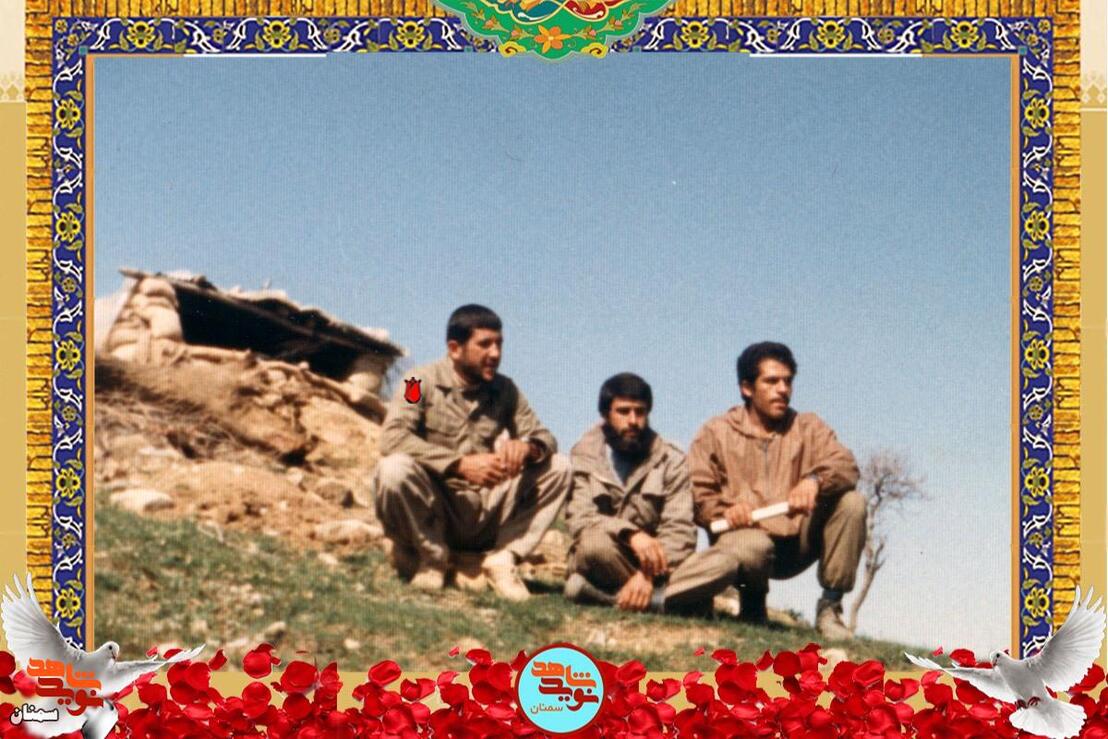 نفر سمت چپ شهید محمود کشاورزیان