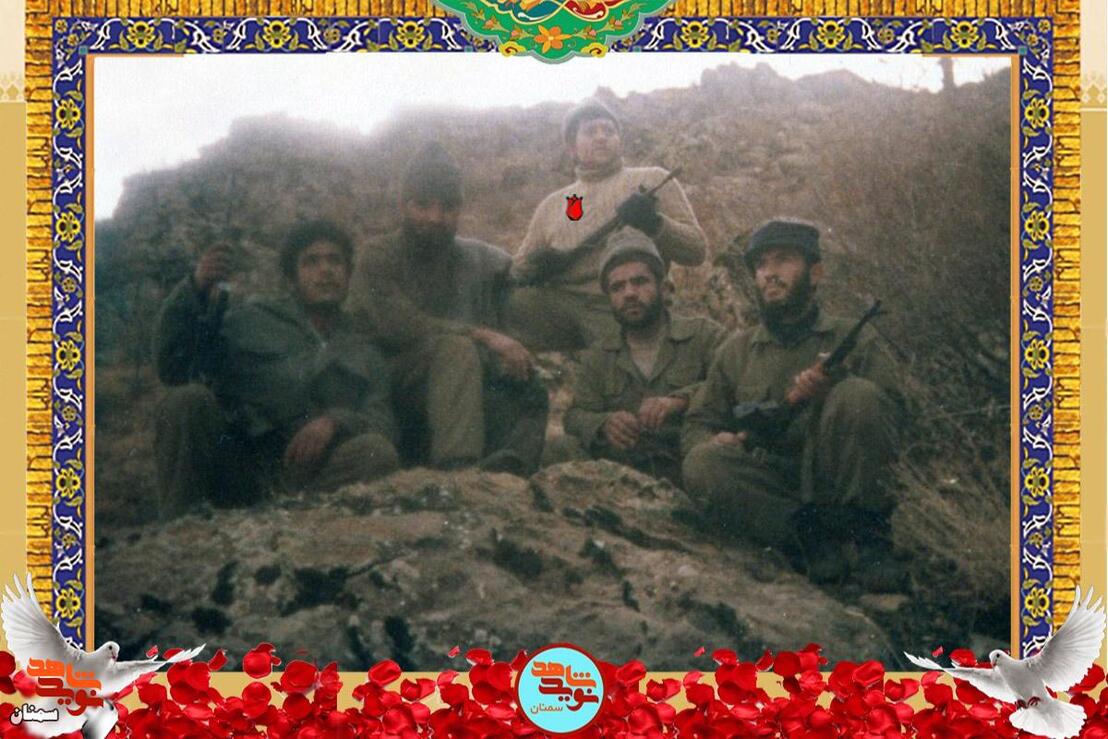 ردیف بالا نفر اول از راست شهید محمودحسین عباسی