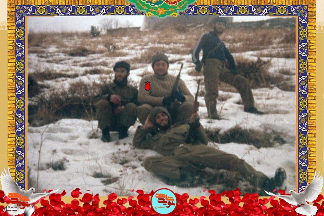 نفر وسط شهید محمودحسین عباسی