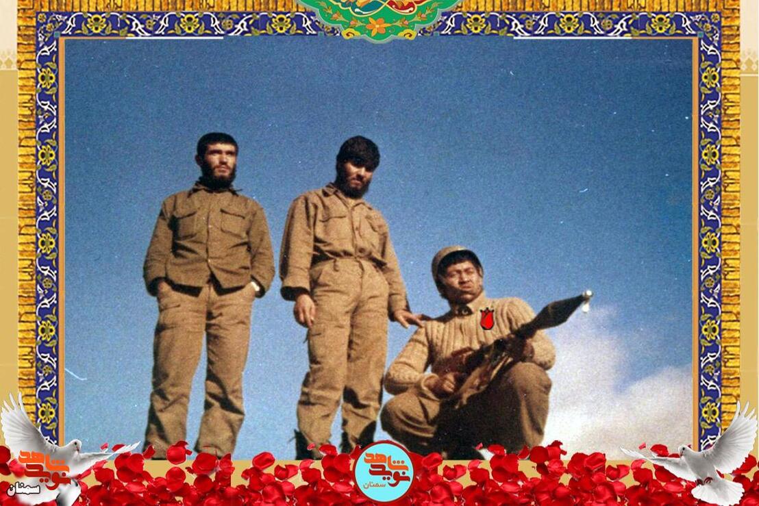 نفر سمت راست شهید محمودحسین عباسی