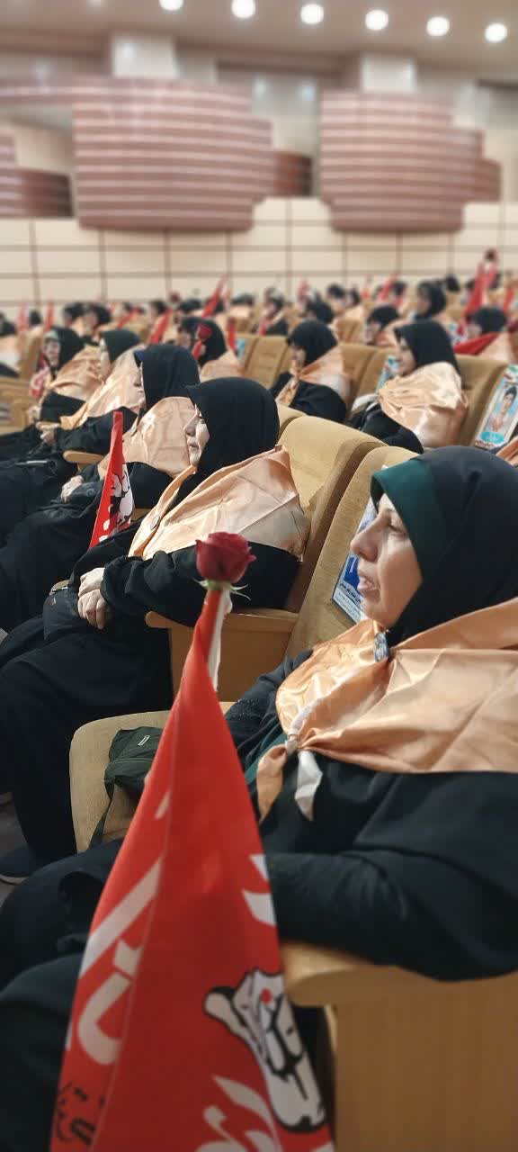 برگزاری یازدهمین گردهمایی خواهران و برادران شهدای سراسر کشوردر مشهد مقدس برگزاری یازدهمین گردهمایی خواهران و برادران شهدای سراسر کشوردر مشهد مقدس