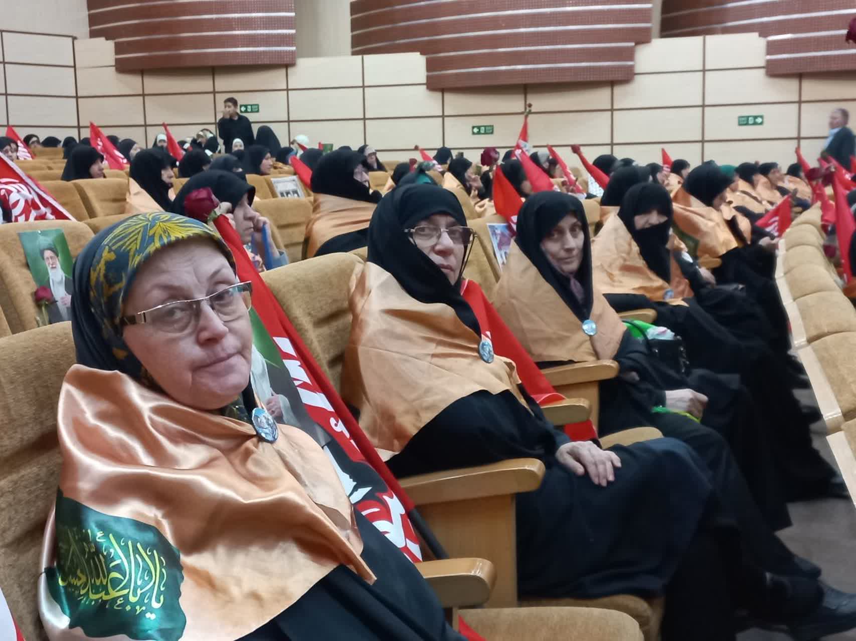 برگزاری یازدهمین گردهمایی خواهران و برادران شهدای سراسر کشوردر مشهد مقدس برگزاری یازدهمین گردهمایی خواهران و برادران شهدای سراسر کشوردر مشهد مقدس