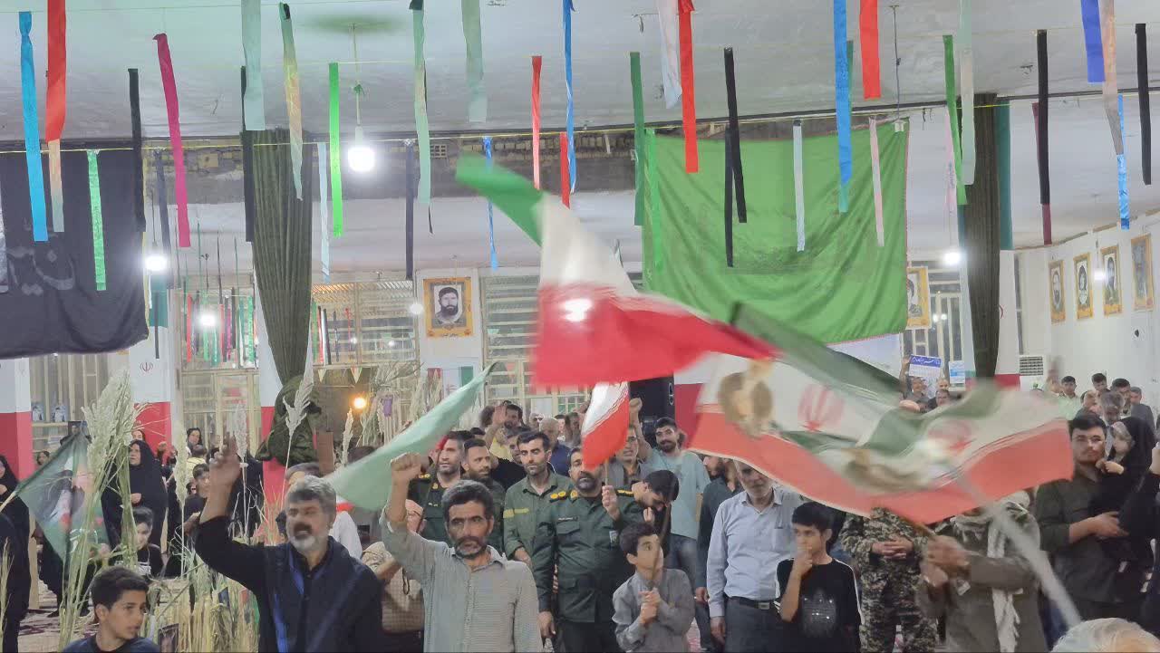 گزارش تصویری/ آیین برگزاری یادواره شهدای بخش قلعهتل و یادبود شهدای میناب برگزار شد گزارش تصویری/ آیین برگزاری یادواره شهدای بخش قلعهتل و یادبود شهدای میناب برگزار شد