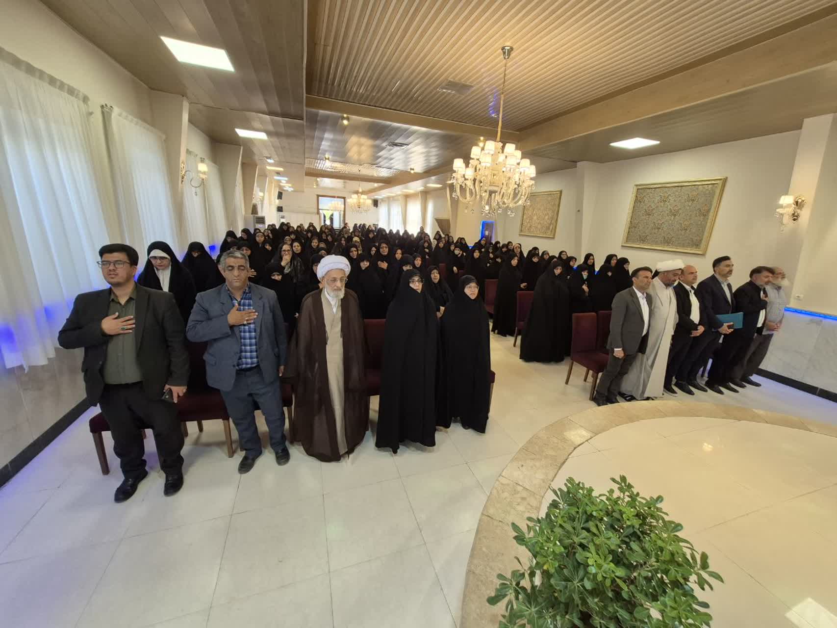 مراسم تجلیل از همسران جانبازان ۷۰ درصد در مشهد، برگزار شد مراسم تجلیل از همسران جانبازان ۷۰ درصد در مشهد، برگزار شد