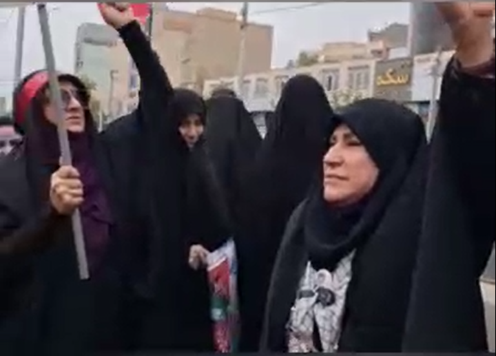 فیلم| حضور رئیس راویان ایثار البرز در همایش جان‌فدا