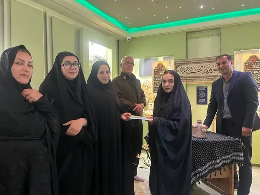 بازدید دانش‌آموزان دبیرستان دخترانه شاهد مشگین شهر از موزه شهدای اردبیل+ عکس