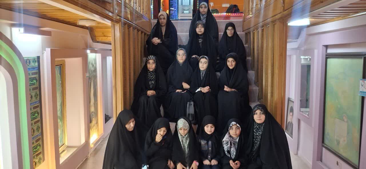 بازدید اعضای پایگاه صاحبالزمان محله امیریه از موزه شهدای اردبیل بازدید اعضای پایگاه صاحبالزمان محله امیریه از موزه شهدای اردبیل