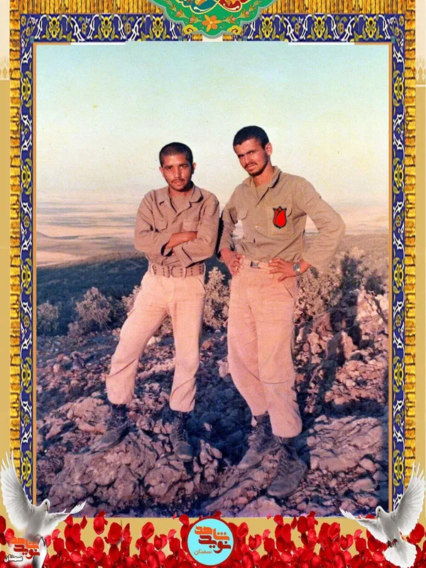 نفر سمت راست شهید مجید عالمیان