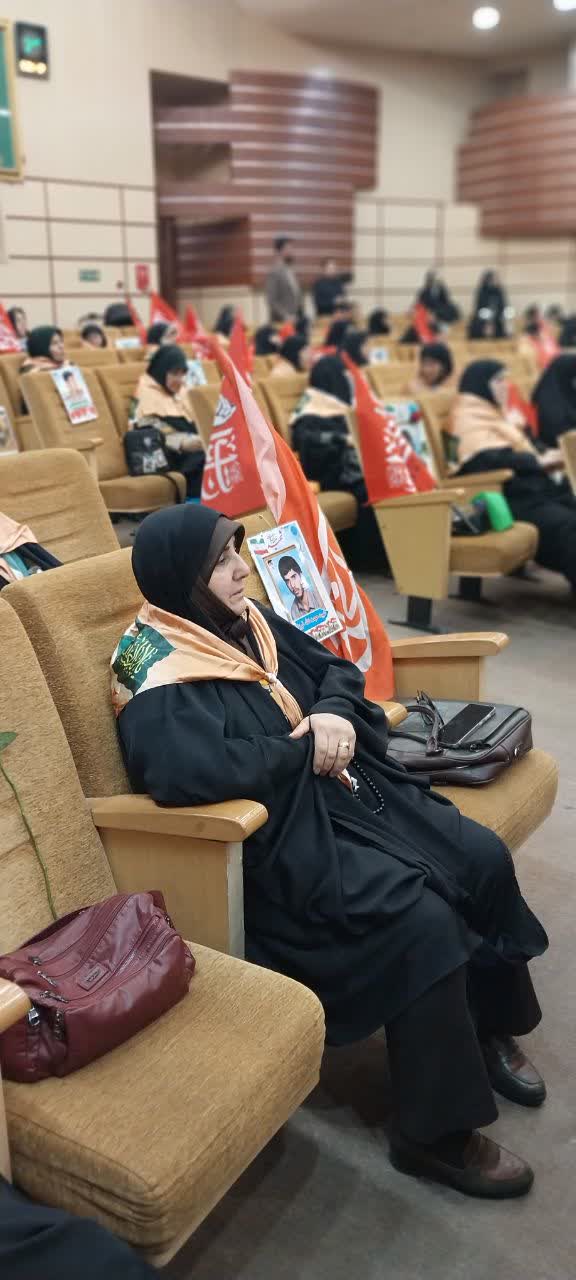 برگزاری یازدهمین گردهمایی خواهران و برادران شهدای سراسر کشوردر مشهد مقدس برگزاری یازدهمین گردهمایی خواهران و برادران شهدای سراسر کشوردر مشهد مقدس