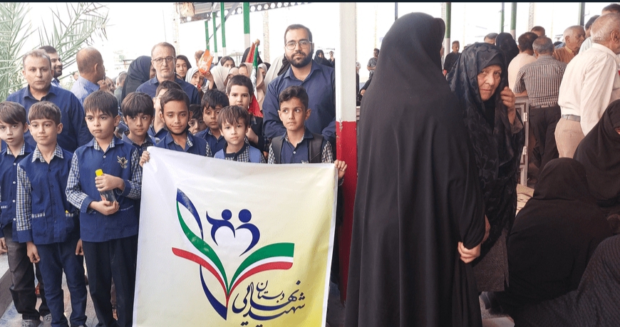 گزارش تصویری/ عطرافشانی و گل افشانی مزار ۷۴ شهید مدرسه پیروز بهبهان