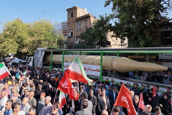 رزمایش ۱۰۰ هزار نفری «جانفدای ایران» در لرستان؛ تجدید میثاق خانوادههای شهدا و ایثارگران با آرمانهای انقلاب رزمایش ۱۰۰ هزار نفری «جانفدای ایران» در لرستان؛ تجدید میثاق خانوادههای شهدا و ایثارگران با آرمانهای انقلاب