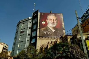 دیوارنگاره شهید «عبدالرحیم موسوی» در میدان صدوقی...