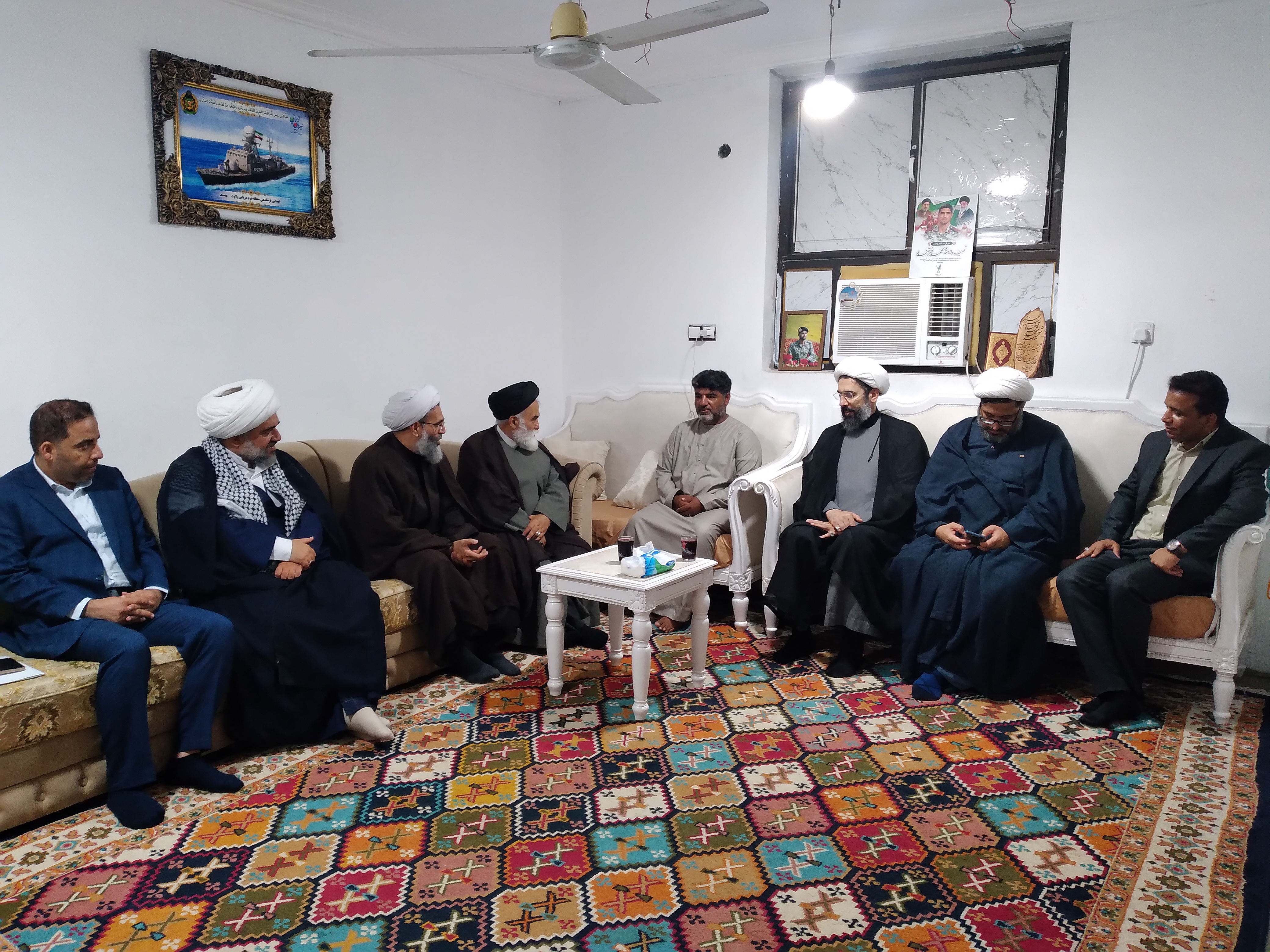 تجلیل نمایندگان مقام معظم رهبری از خانوادههای شهید محمد فرخنده و شهید زهرا جعفری قشمی تجلیل نمایندگان مقام معظم رهبری از خانوادههای شهید محمد فرخنده و شهید زهرا جعفری قشمی