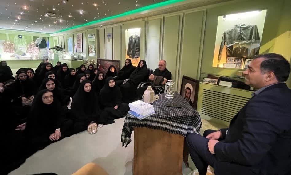 بازدید دانشآموزان دبیرستان دخترانه شاهد مشگین شهر از موزه شهدای اردبیل+ عکس بازدید دانشآموزان دبیرستان دخترانه شاهد مشگین شهر از موزه شهدای اردبیل+ عکس