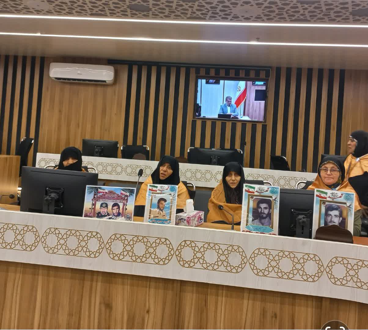 برگزاری یازدهمین گردهمایی خواهران و برادران شهدای سراسر کشوردر مشهد مقدس برگزاری یازدهمین گردهمایی خواهران و برادران شهدای سراسر کشوردر مشهد مقدس