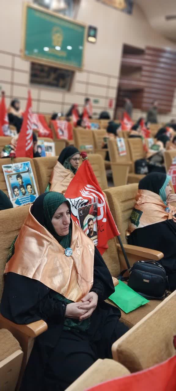 برگزاری یازدهمین گردهمایی خواهران و برادران شهدای سراسر کشوردر مشهد مقدس برگزاری یازدهمین گردهمایی خواهران و برادران شهدای سراسر کشوردر مشهد مقدس
