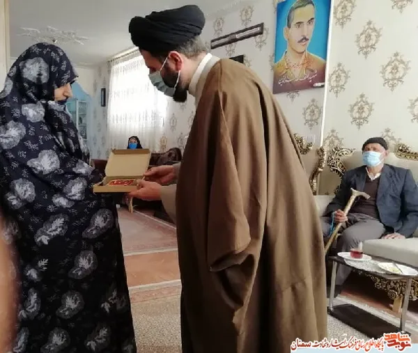 دیدار با مادر گرامی شهید والامقام لطف&zwnj;الله عزالدین در سالروز وفات حضرت ام&zwnj;البنین (س)- گرمسار، هشتم بهمن ۱۳۹۹