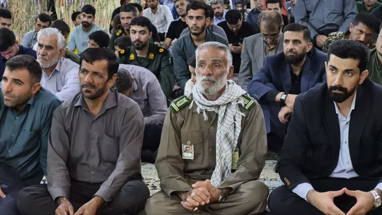 گزارش تصویری/ آیین برگزاری یادواره شهدای بخش قلعهتل و یادبود شهدای میناب برگزار شد گزارش تصویری/ آیین برگزاری یادواره شهدای بخش قلعهتل و یادبود شهدای میناب برگزار شد