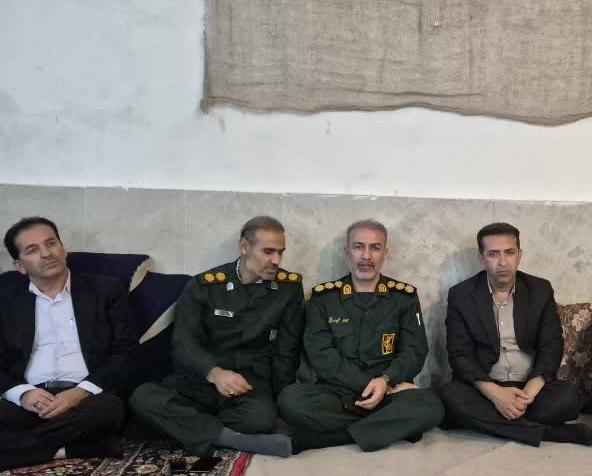 گزارش تصویری/ آیین برگزاری یادواره شهدای بخش قلعهتل و یادبود شهدای میناب برگزار شد گزارش تصویری/ آیین برگزاری یادواره شهدای بخش قلعهتل و یادبود شهدای میناب برگزار شد