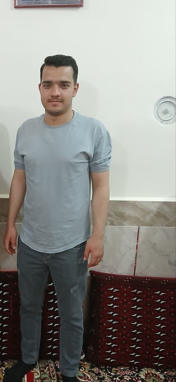 تصاویر بهیادگارمانده از شهید «امیر خوجه»، جوان دهههشتادی و از نیروهای پدافند ارتش جمهوری اسلامی ایران تصاویر بهیادگارمانده از شهید «امیر خوجه»، جوان دهههشتادی و از نیروهای پدافند ارتش جمهوری اسلامی ایران