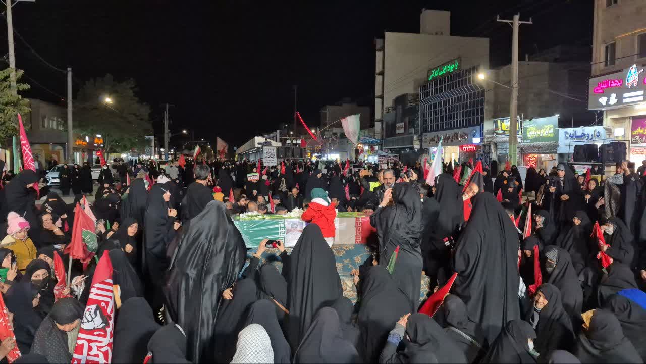 اقامه نماز و طواف پیکر مطهر جانباز شهید «محمدحسن نیکعیش» در حرم مطهر رضوی اقامه نماز و طواف پیکر مطهر جانباز شهید «محمدحسن نیکعیش» در حرم مطهر رضوی